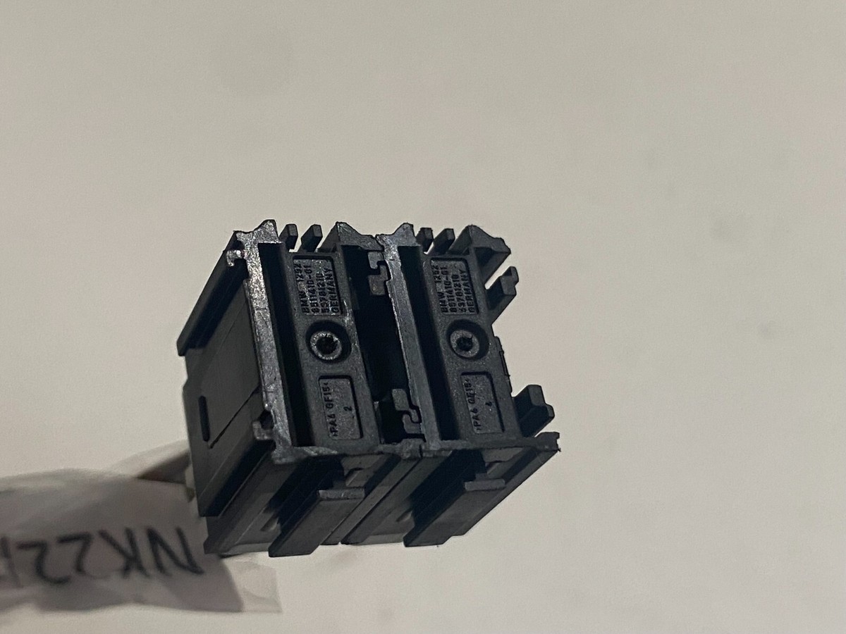 Genuine BMW Engine Wiring Loom Harness Plug Connector 12528511410 