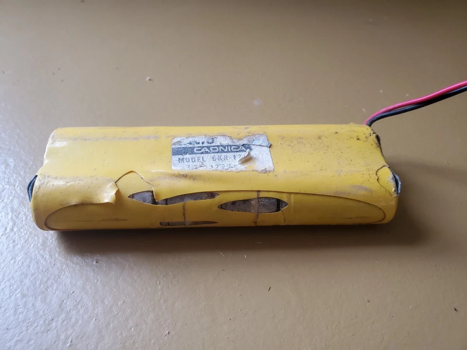 Paquete de baterías SCE Sanyo 1700 mAh vintage para coche de radiocontrol - solo para piezas - sin probar Foto 4 de 4