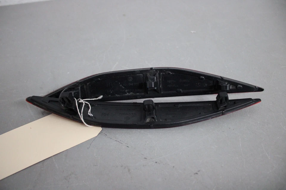 2015 2016 2017 2018 2019 VOLKSWAGEN GOLF RIGHT  LEFT BUMPER REFLECTOR (PAIR) - Image 4 of 4