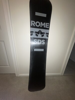 Rome SDS Warden Mens Snowboard Size 152 cm, Directional Twin Black