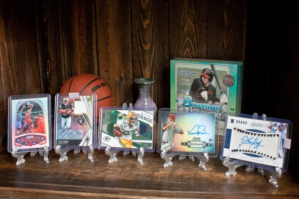 Toploader Hobby Box: 100 Top Loaders + 5 Display Stands + Heavy Duty Storage 📦 - Image 4 of 4