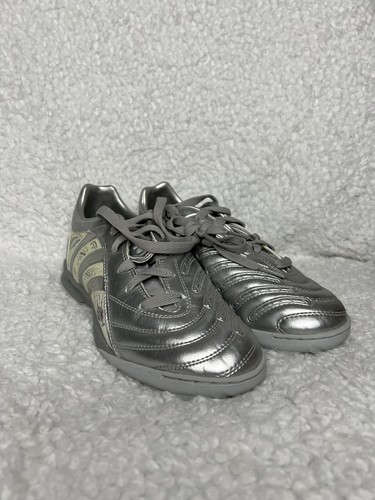 Vintage Mens Adidas Predator Traxion 