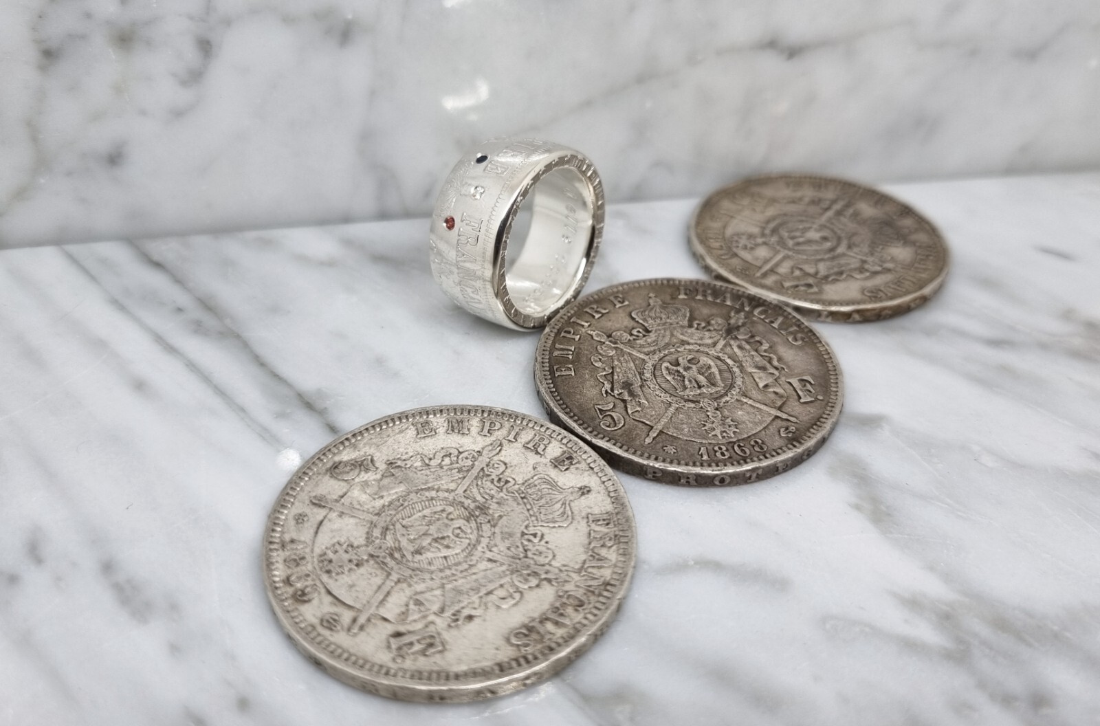 Bague 5 Francs Napoléon III argent alliance saphir diamant rubis gravure