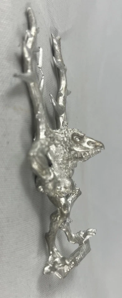 Pink Horror of Tzeentch Standard Bearer Complete Games Workshop Miniature - Image 3 of 3