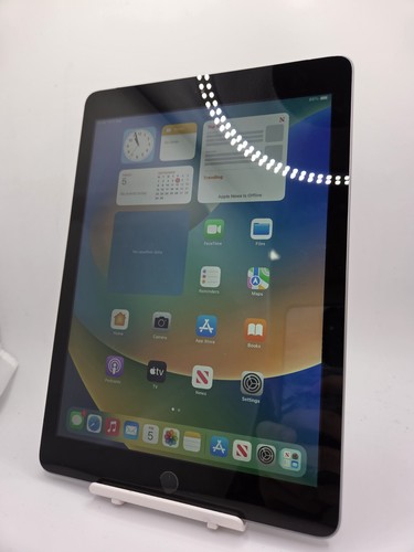 Apple iPad 5th Gen Grey Unlocked Wi-Fi + 4G 32GB 128GB 9.7" iPadOS Tablet - Picture 5 of 11