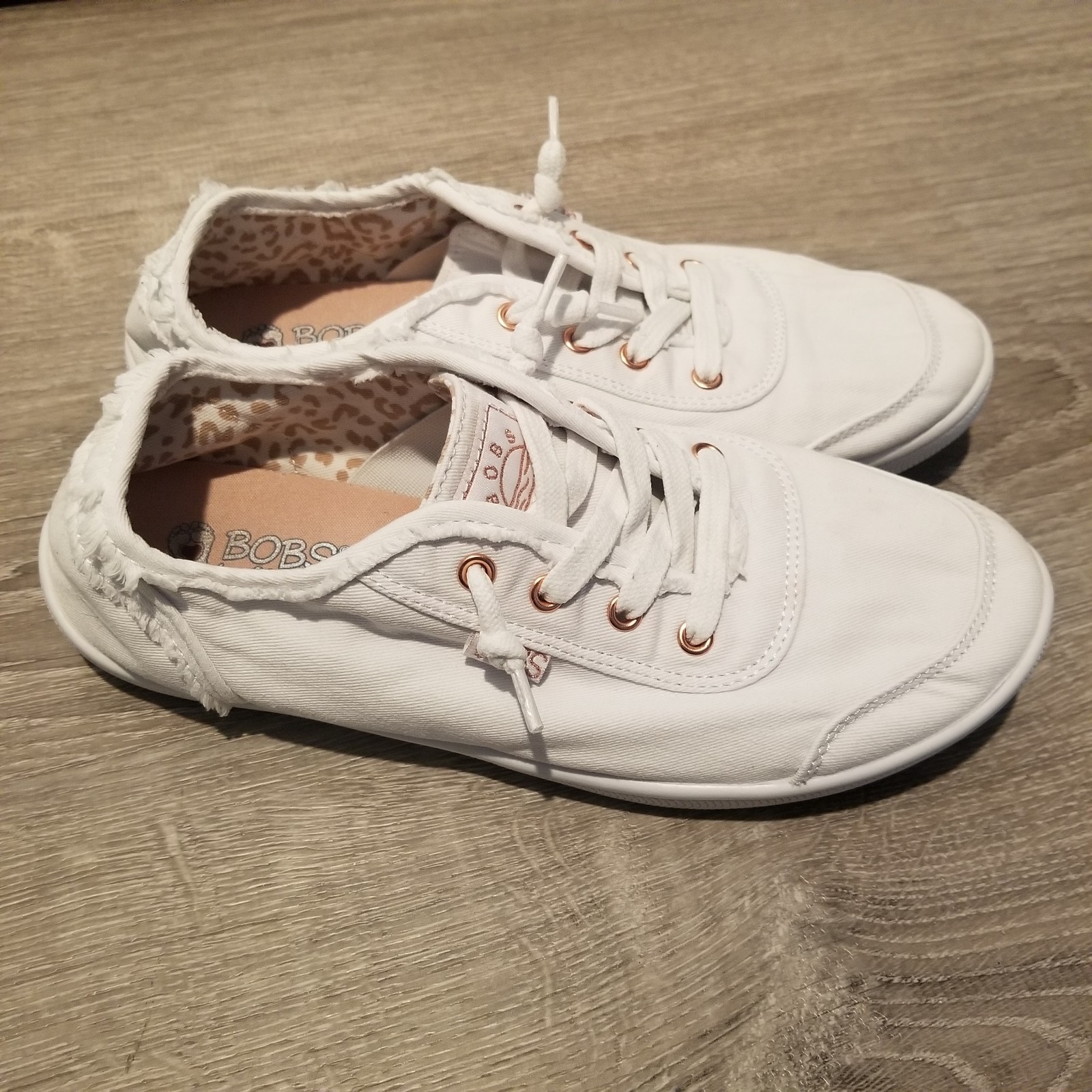 Womens Bobs By Skechers White Memory Foam Slip On Shoes Size 7.5
