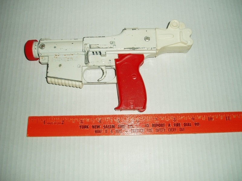 vintage Lone Star Moonraker Space Gun Toy James Bond 007 England 1979