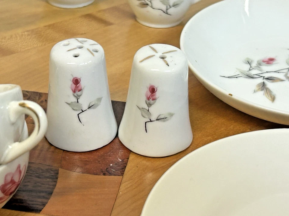 Vintage 50's Child's Moss Rose Tea 17 Peice Set Japan Circa 1950 17 Pieces - Image 3 of 4