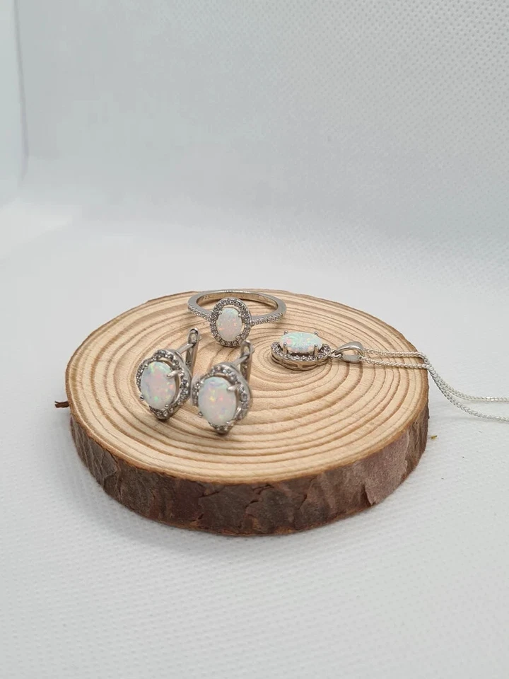 Conjuntos de Pendientes a Juego Collar para San Valentín Corte Redondo Laboratorio Creado Ópalo Foto 2 de 4