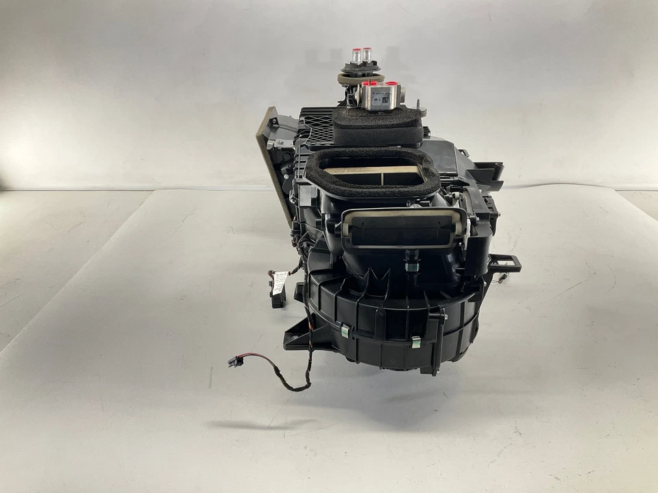 11-18 PORSCHE Cayenne Dash空调加热器鼓风机电机外壳 — 第 2/4 张图片