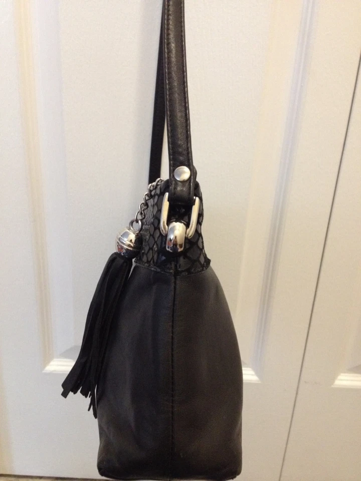 Women handbags shoulder bags genuine leather black Due Fratelli MADE CANADA Foto 4 de 4