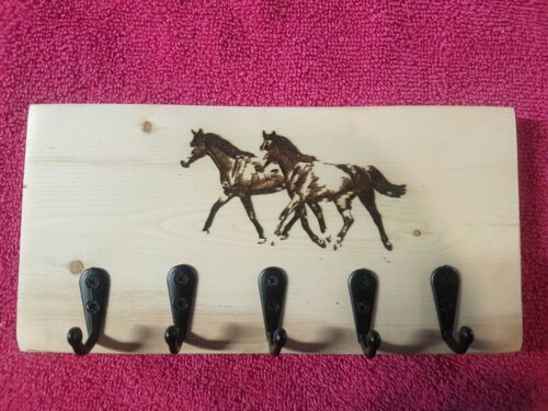 Key holder - keys wall mounted key hook, rustic, horses, tractor,  - Foto 1 di 3