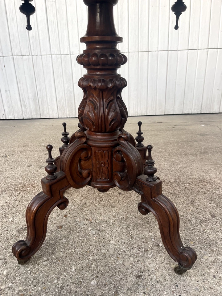 Antigua mesa auxiliar/ocasional de palisandro renacentista victoriano Foto 2 de 4