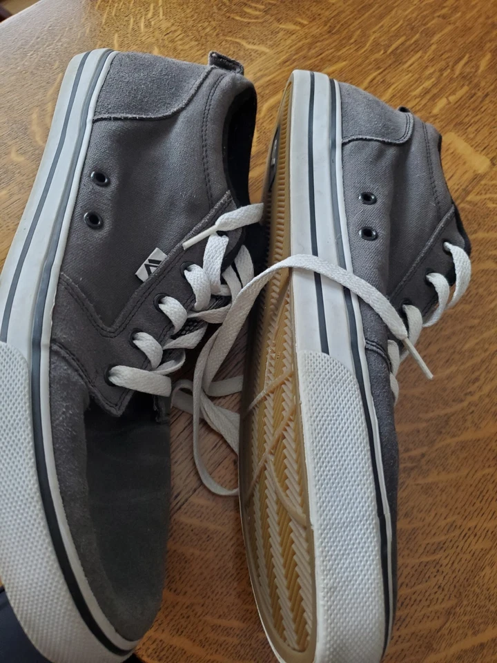 Zapatillas Shaun blancas para hombre talla 13 de cuero y lona grises Foto 4 de 4