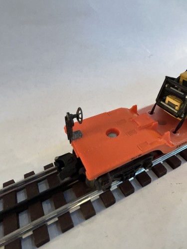 LIONEL 6-16958 Flat Car with Ertl New Holland Loader - O Gauge - 1996 - Picture 3 of 5