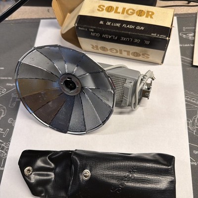 Vintage Soligor BL Deluxe Flash Gun Made In Japan Includes Instructions Box Case