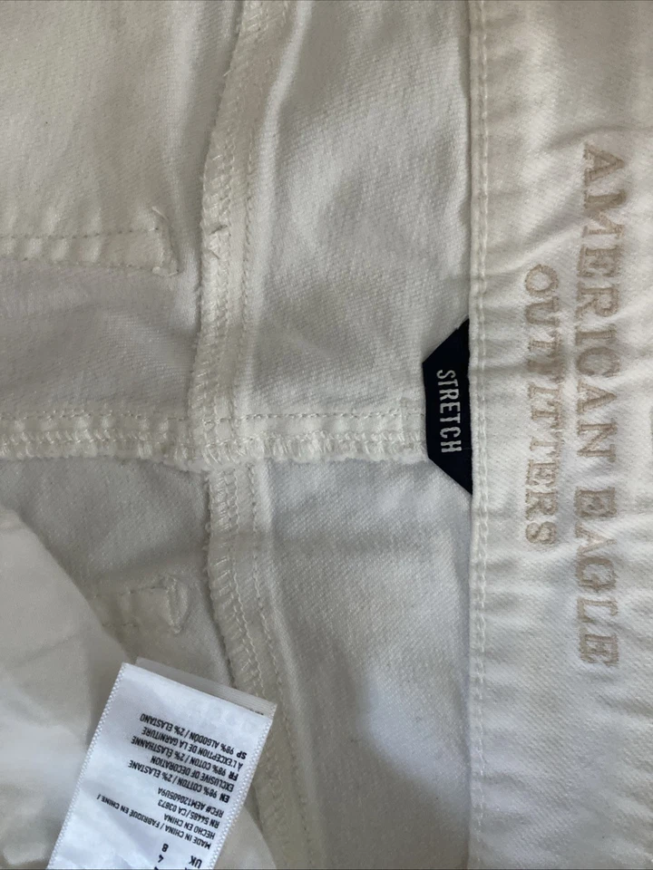 Pantalones cortos de mezclilla blancos American Eagle Outfitters Foto 3 de 4