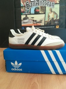adidas universal