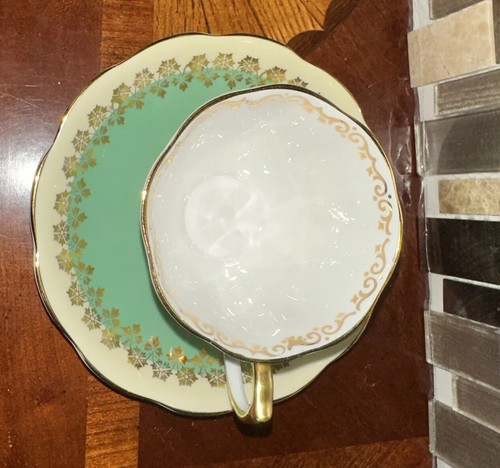 Royal Albert Green Regal Series Bone China Teacup and Saucer England Vintage - Picture 4 of 10