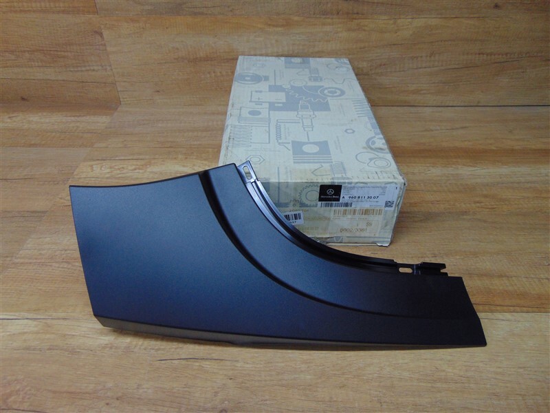 Brand New Front Right Mirror Cover Genuine Mercedes 960/969 