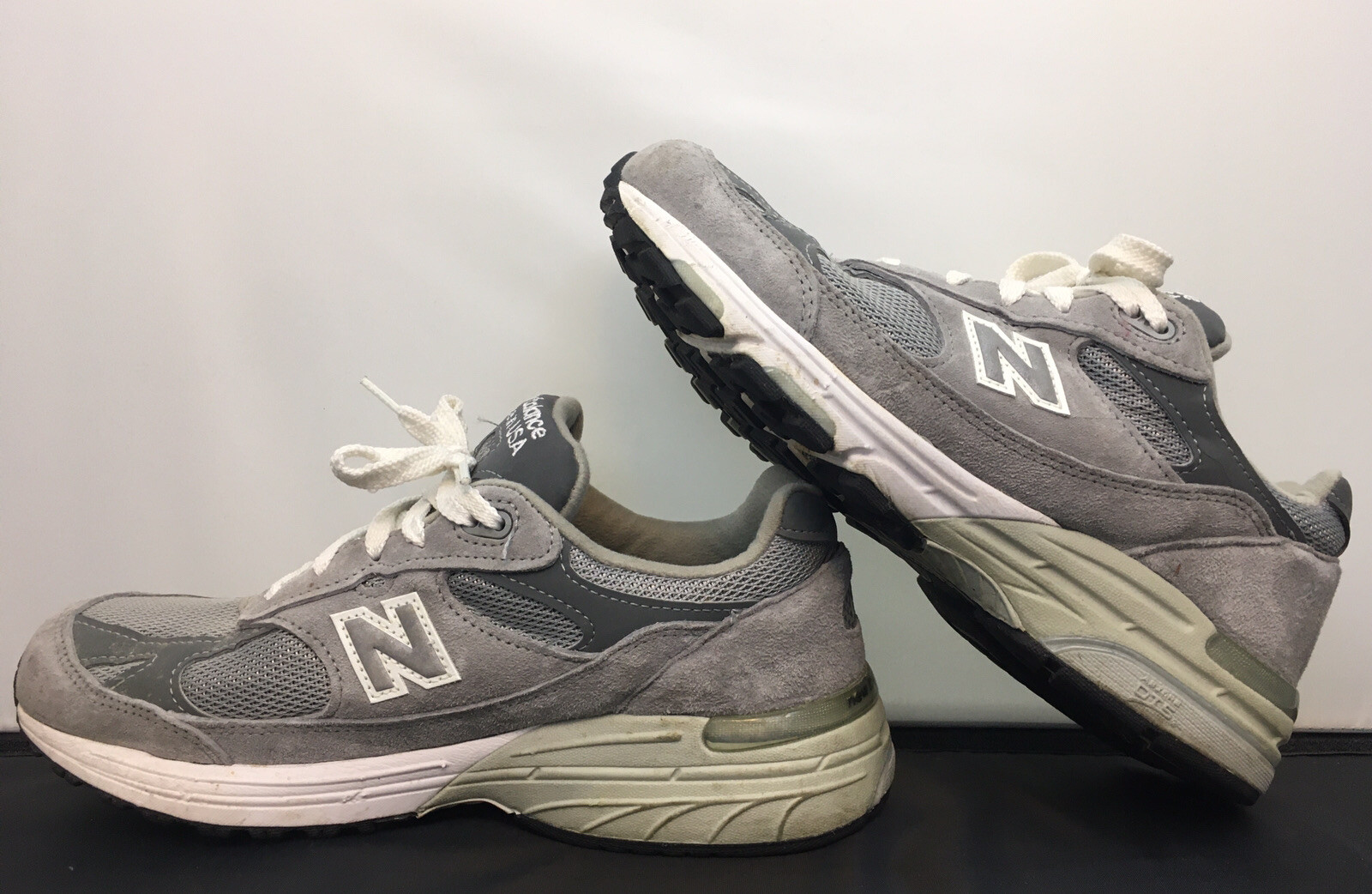 New Balance 993 WR993GL Made In USA Grey Suede Athletic Shoes Womens 8.5 Wide