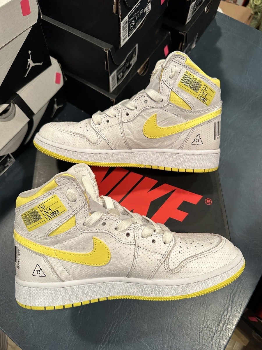 Size 5Y - Nike Air Jordan 1 Retro High GS First Class Flight  display picture 3