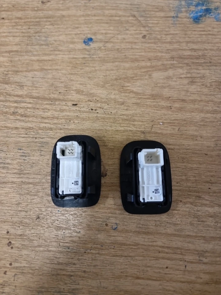 PEUGEOT 208 GT LINE 2017 REAR WINDOW SWITCH LEFT & RIGHT 98242552ZD - Image 3 of 4