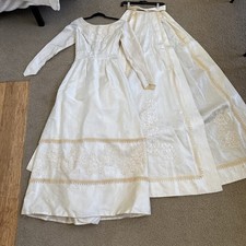 Vintage ivory lace embroidered wedding dress with veil train