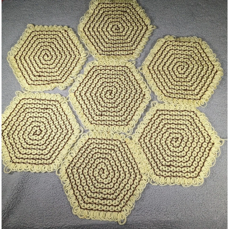 Juego de tapetes de ganchillo hechos a mano de 7 piezas - Ajustes de mesa amarillo marrón vintage Foto 3 de 4