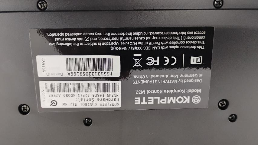 Native Instruments Komplete Kontrol M32 Keyboard Controller (WMP015457)