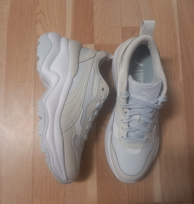 PUMA Damen Sneaker Low Top weiß Schnürung Gr. 39 UK 6 US 8.5 393915-10