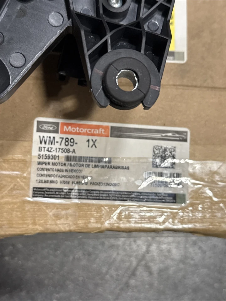 Задний мотор стеклоочистителя ветрового стекла WM-789 Motorcraft для Ford Edge Lincoln MKX 11-15 - Изображение 3 из 3