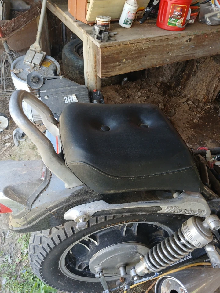 Asiento trasero Yamaha XJ 700 Maxim X 1985-86 Foto 2 de 3