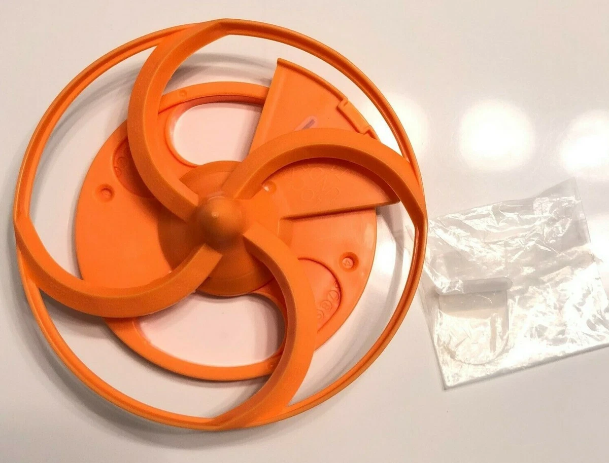 Baby brezza locking cover with store silicone scraper