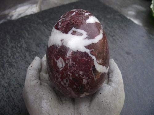 Red Serpentine Marble ? Carved & Polished Ornamental Decorative Stone Egg - Picture 2 of 13
