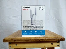 D-Link DAP-1610-US AC1200 Wi-Fi Range Extender - White