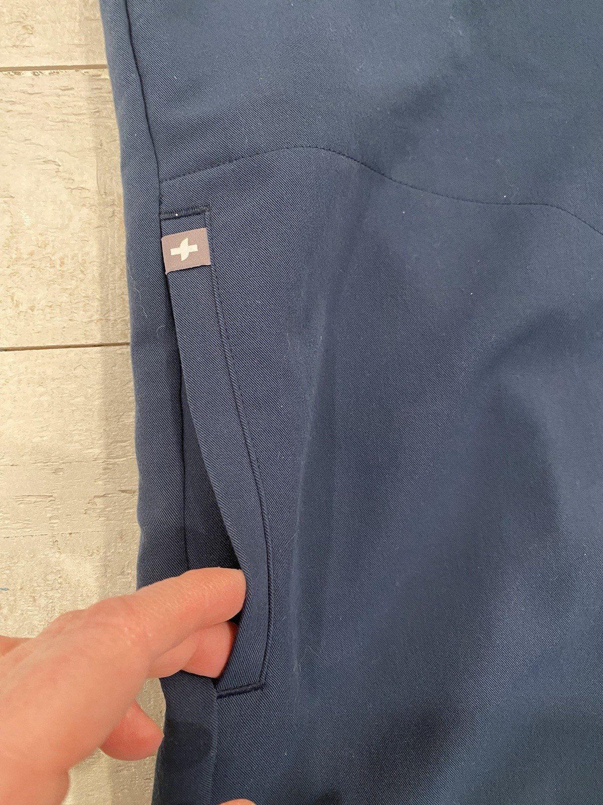 Figs Rafaela Oversized Scrub Top Women's Size M Navy blue Shirt Medical Pockets thumbnail 5