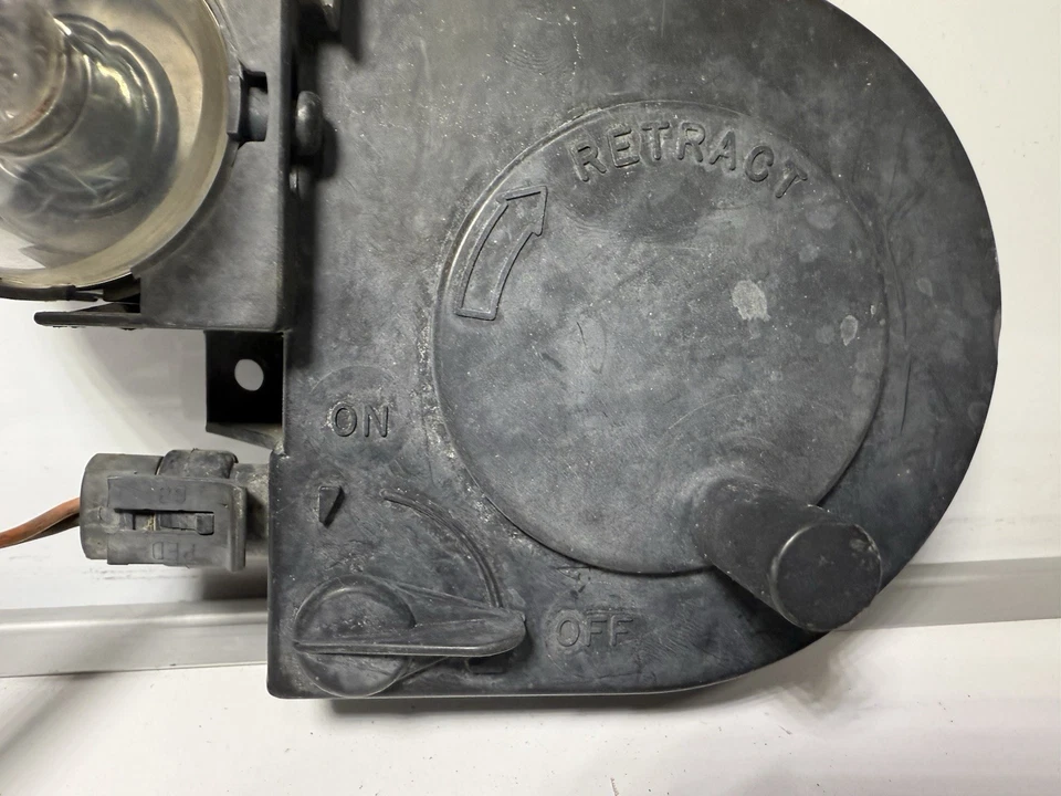 Оригинальный выдвижной фонарь под капот для пригородного грузовика Chevy Silverado GMC 88-98 OBS - Изображение 4 из 4