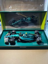 Aston Martin  ABU DHABI  GP 2022 S. Vettel  1:18 Minichamps .Fahne  Aston Martin