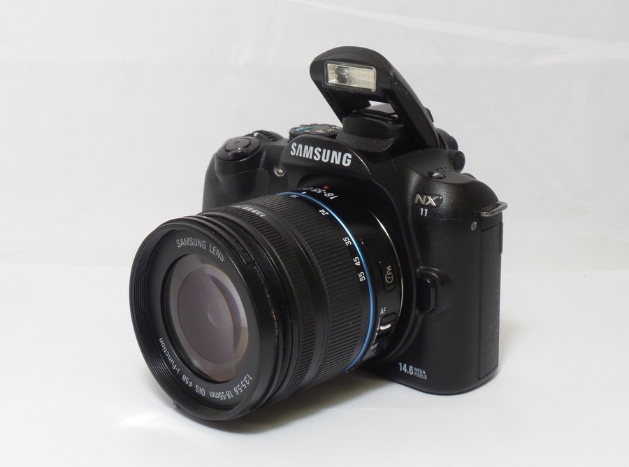 Samsung NX11 14.6 MP Mirrorless Digital Camera 18-55mm Lens 3