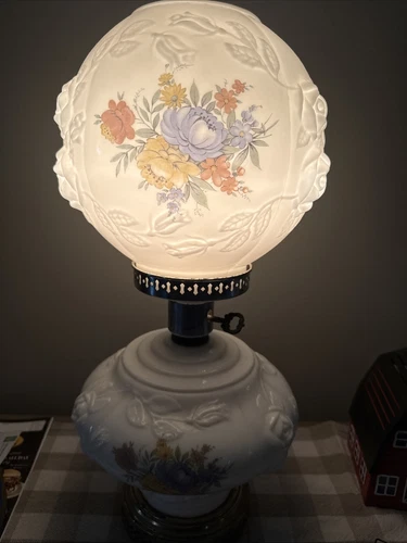 Vintage Gone with the Wind Wild Rose Hurricane Parlor Lamp Milk Glass WORKING