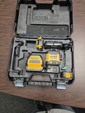 DEWALT DCLE34030/DW0892G 3 Green Beam Laser Level Kit w/ 5ah Battery