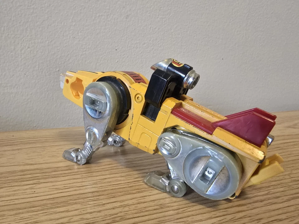 VINTAGE 1981 Japan Voltron Legendary Defender Lion Action Figure Die Cast Toy - Image 4 of 4