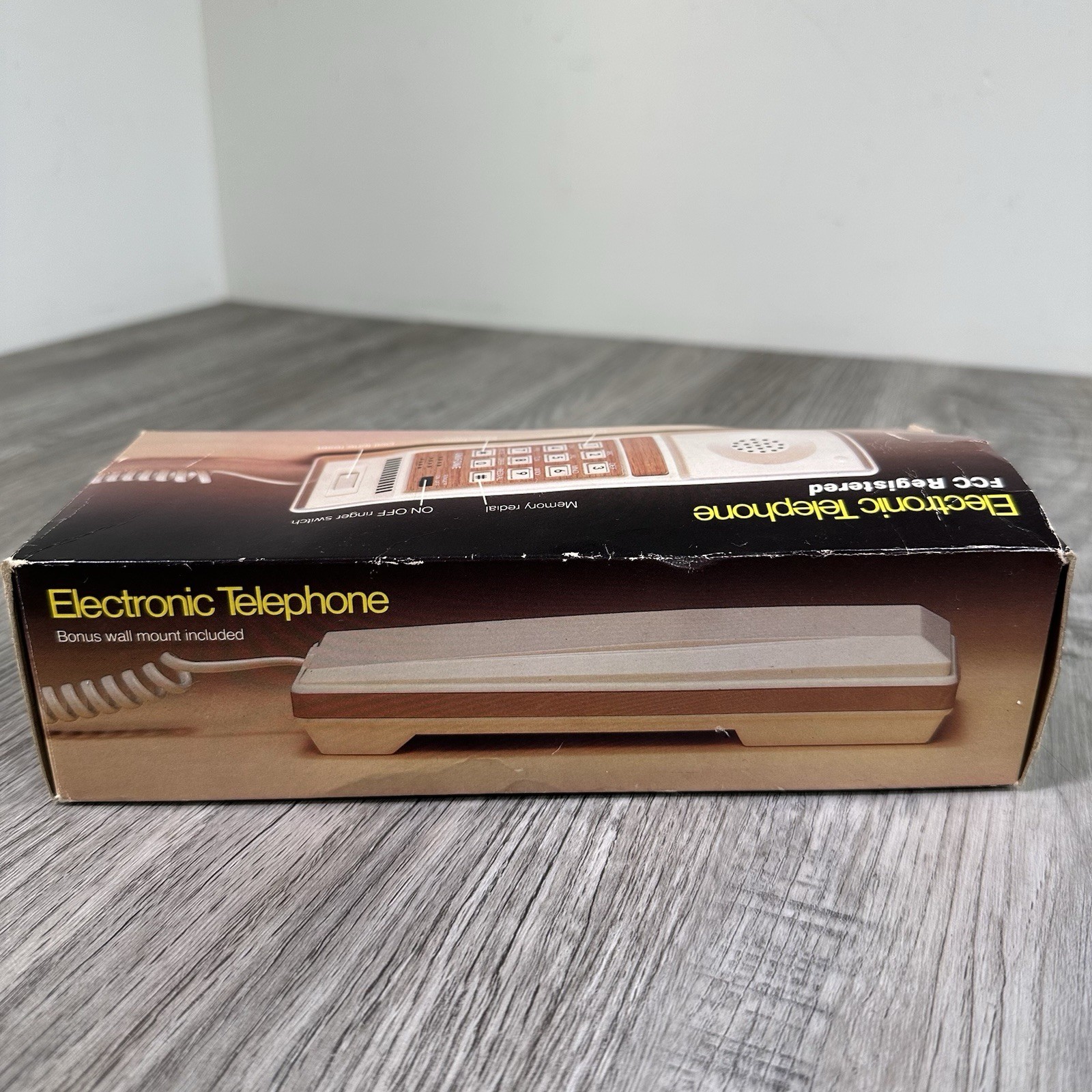 как выглядит Vintage Electric Telephone Wall Hanging FCC Corded Registered C9D7I8 New In Box фото