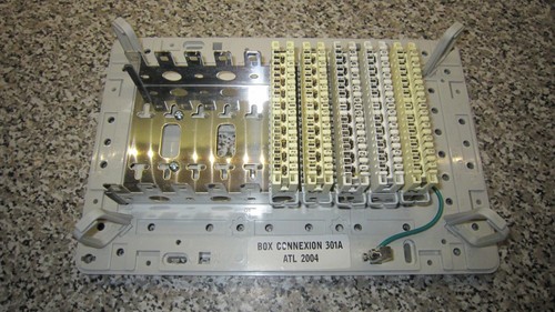 Telecom 100 Pair BT Connection Box 301A with 5x 237A Krone Strips - Picture 2 of 5