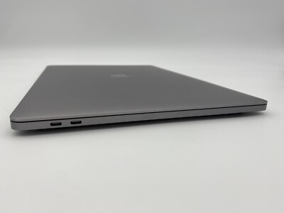 MacBook本体 MacBook Pro 16 i7 32GB 1TB GPU 5500M 8G Apple MacBook Pro 16-in 2.4GHz 8-core i9 32GB 1TB 5500M 8GB Space