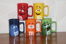 NEUF / SERIE COMPLETE 5 GRANDES TASSES MUGS m&m's / COLLECTION BONBON CHOCOLAT