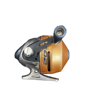 Zebco 202K-GWG9 Gold Baitcasting Reel   Pre-Owned   Works Great
