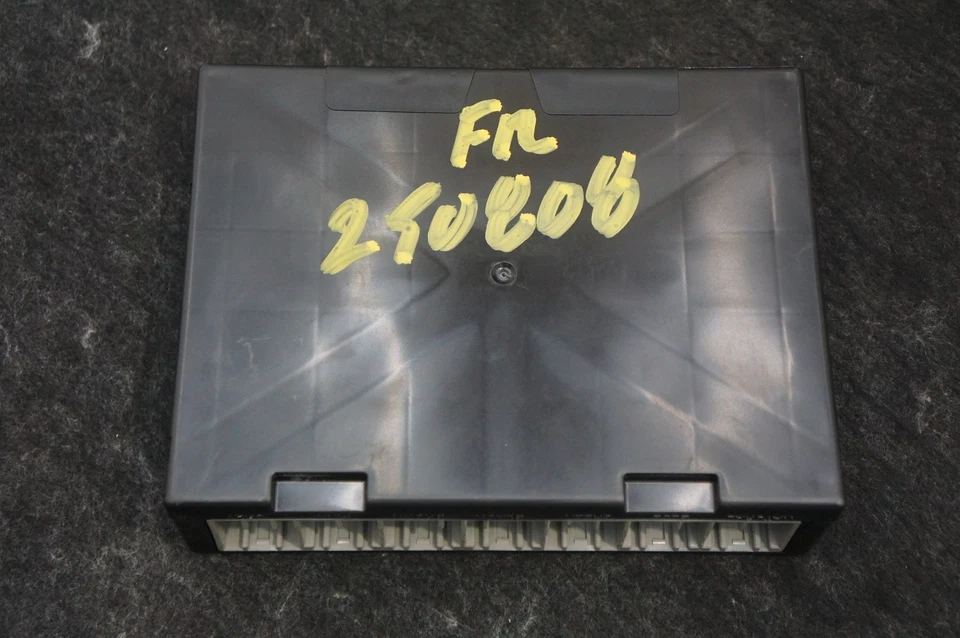 Módulo de control de carrocería BCM OEM 13592137 Chevrolet Silverado 3500 2015 Foto 3 de 4