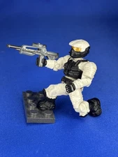 2013 Mega Construx Bloks Halo 97107 UNSC Arctic Cyclops Pilot Soldier Driver